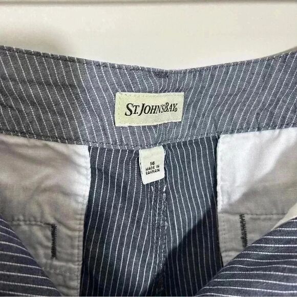 St John's Bay Women's Stripped Shorts Size 14 - Picture 3 of 4